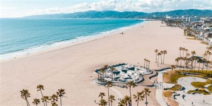 26 Stunning Beaches in Los Angeles You Must Visit