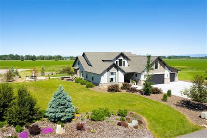 Bainbridge Cir Homes for Sale & Real Estate Listings
