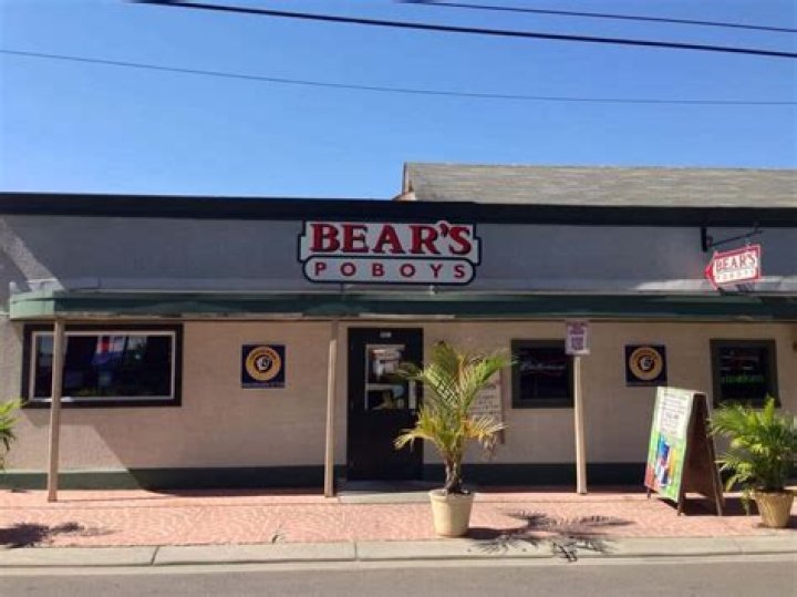 Bears Poboys at Gennaro's: A Flavorful Journey