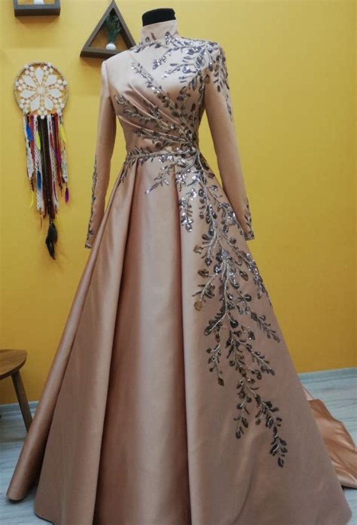 Beautiful Long Gowns: The Ultimate Guide to Elegance and Style