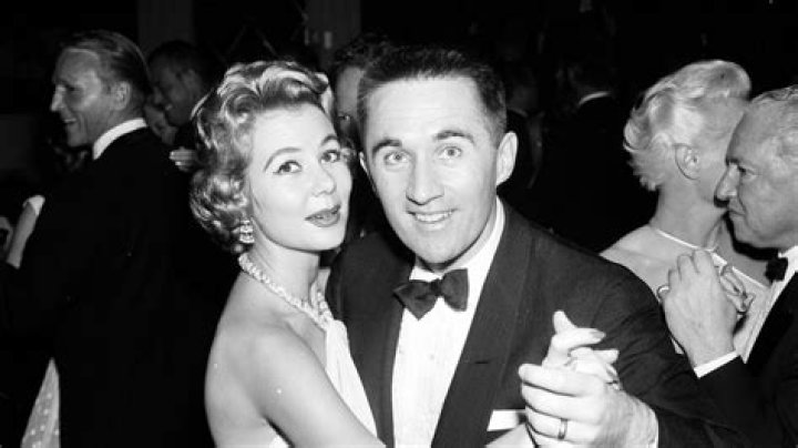 Beck Hansen's Wife: A Closer Look at Her Life, Career, and Relationship