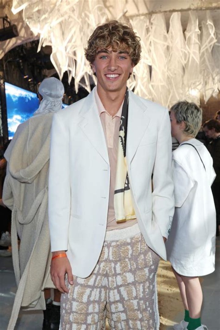 Beckett Mancuso Chung: A Rising Star in the Entertainment Industry