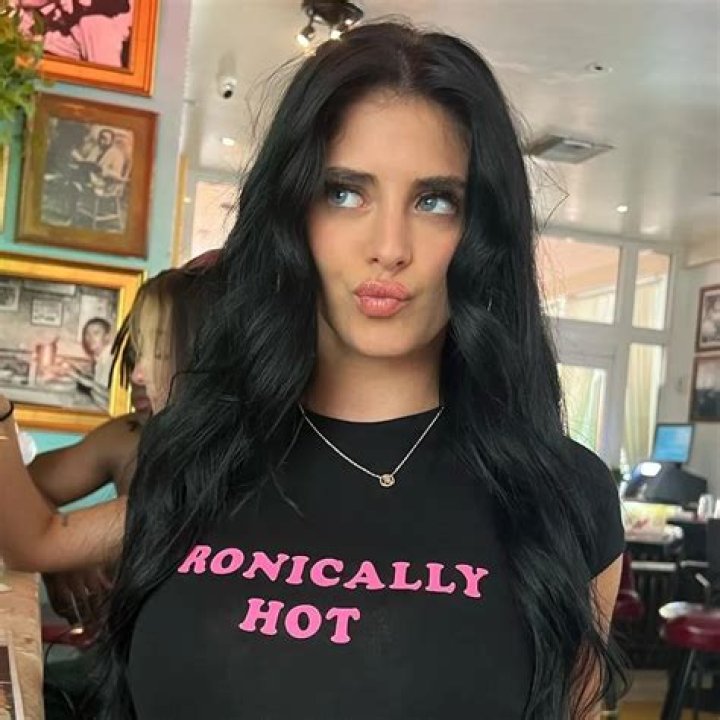 Camila Araujo Erome: A Rising Star in the Digital Realm