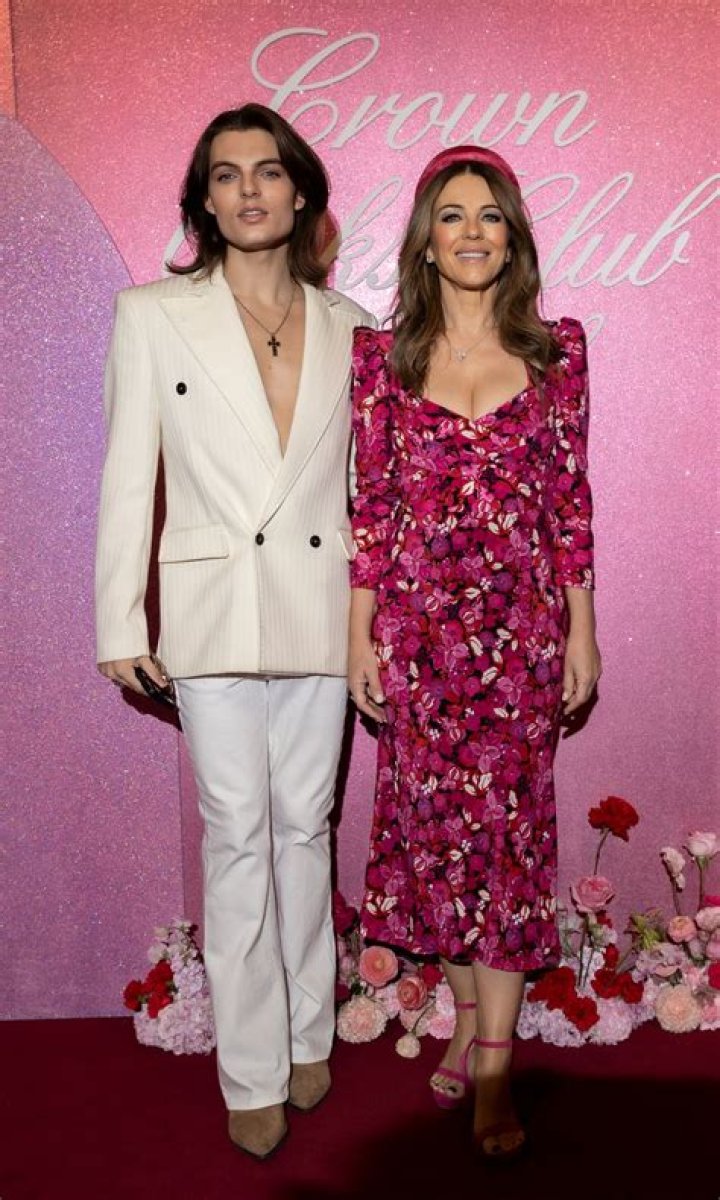 Damian Hurley's Girlfriend: A Deep Dive into Their Relationship