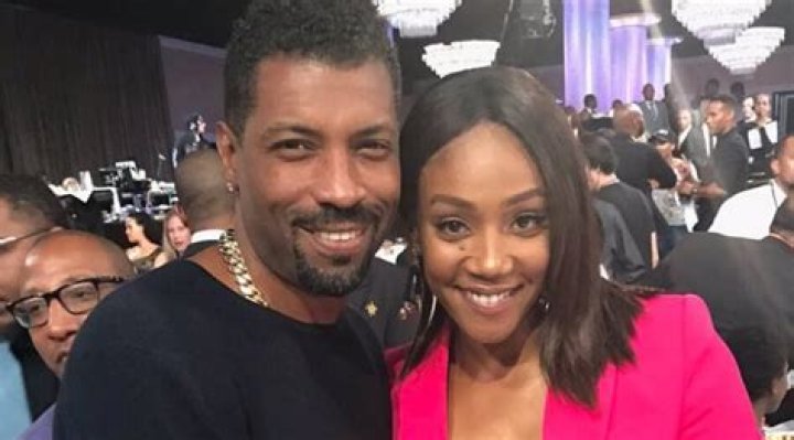 Deon Cole's Wife: Meet [Name]
