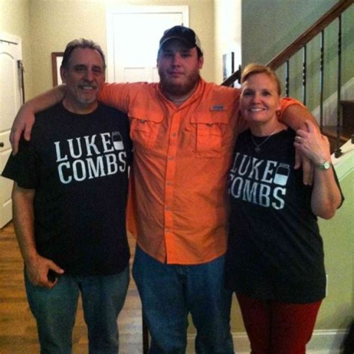 Did Luke Combs Dad Die? Unraveling the Truth Behind the Rumors