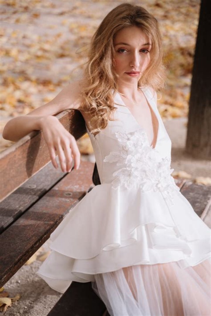 Discovering Anya Reeve: The Rising Star in the Entertainment Industry