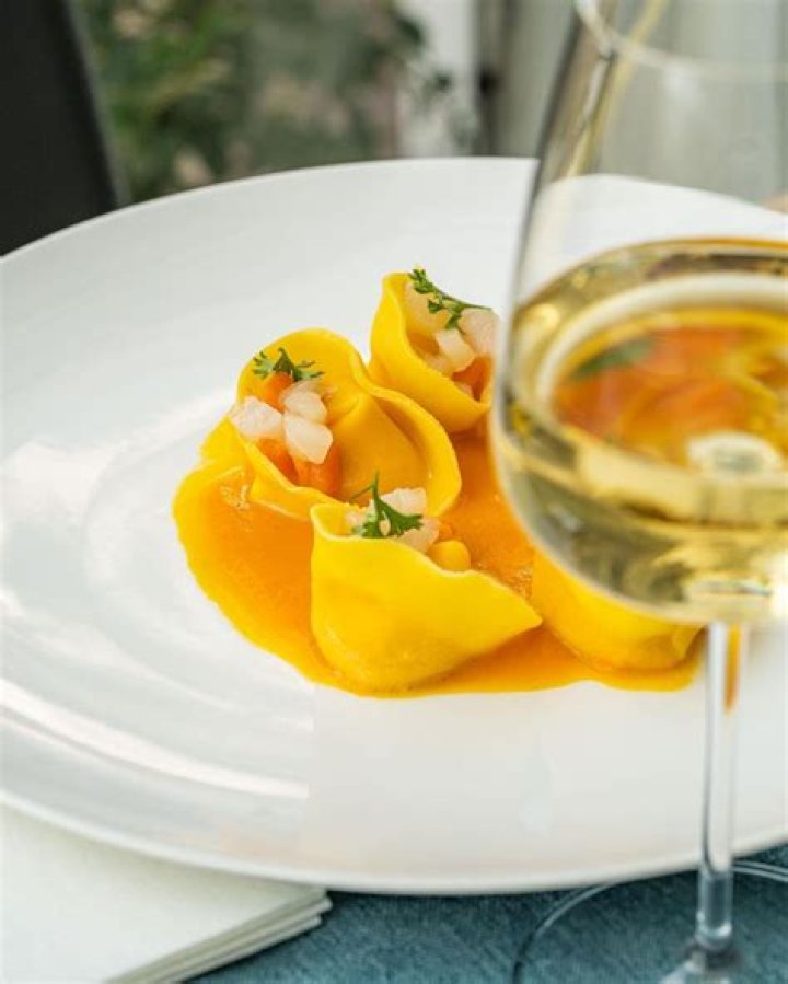 Discovering the Charm and Essence of La Cantinaccia del Popolo: A Culinary Gem