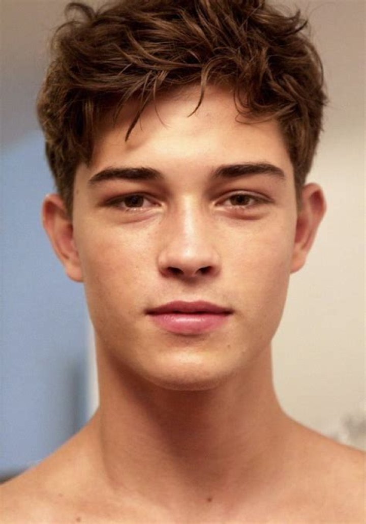 Does Chico Lachowski Have Tattoos? Unveiling the Truth About the Model's Body Art
