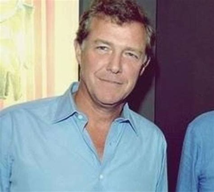 Does Hugh Grant Have a Twin Brother? Unveiling the Mystery Behind the Iconic Actor