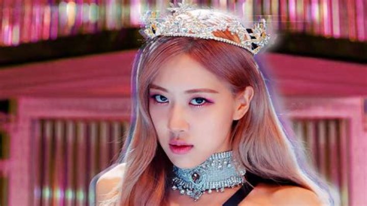 Does Lisa Have a Boyfriend? A Deep Dive into the Love Life of BLACKPINK’s Star