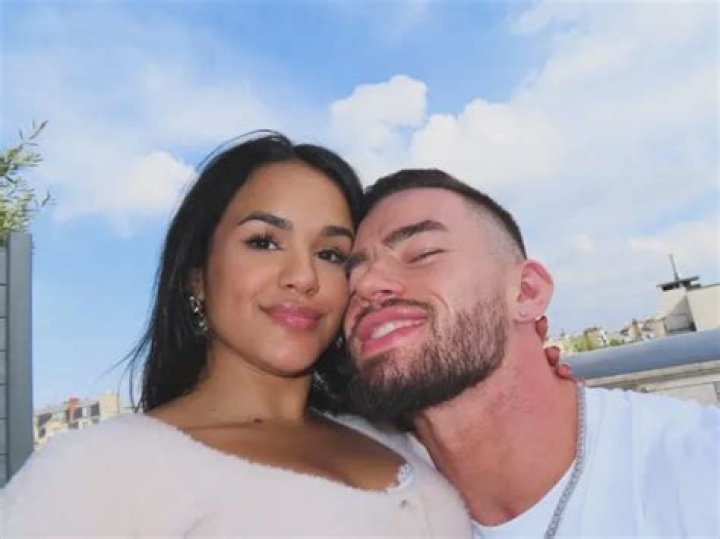 Drake's Wife: Unveiling the Life and Relationship Behind the Scenes