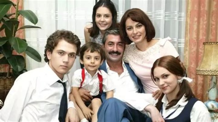 Elçin Sangu: Oyle Bir Gecer Zaman Ki - A Deep Dive into Her Life and Career