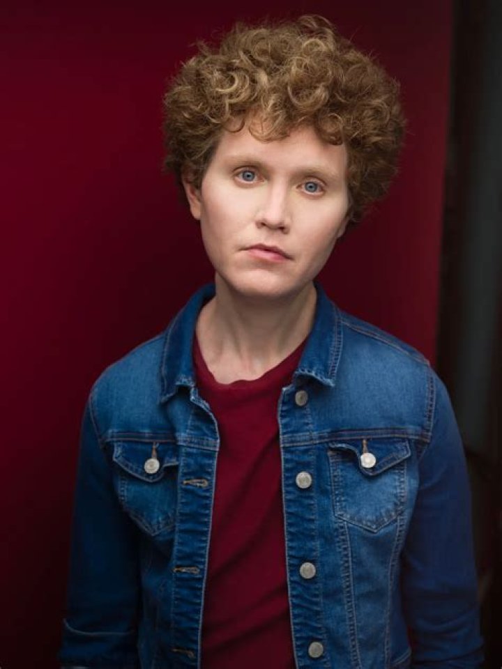 Ellie Nova: The Rising Star in the Entertainment Industry