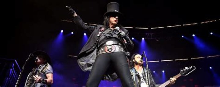 Experience the Thrill of an Alice Cooper Concert