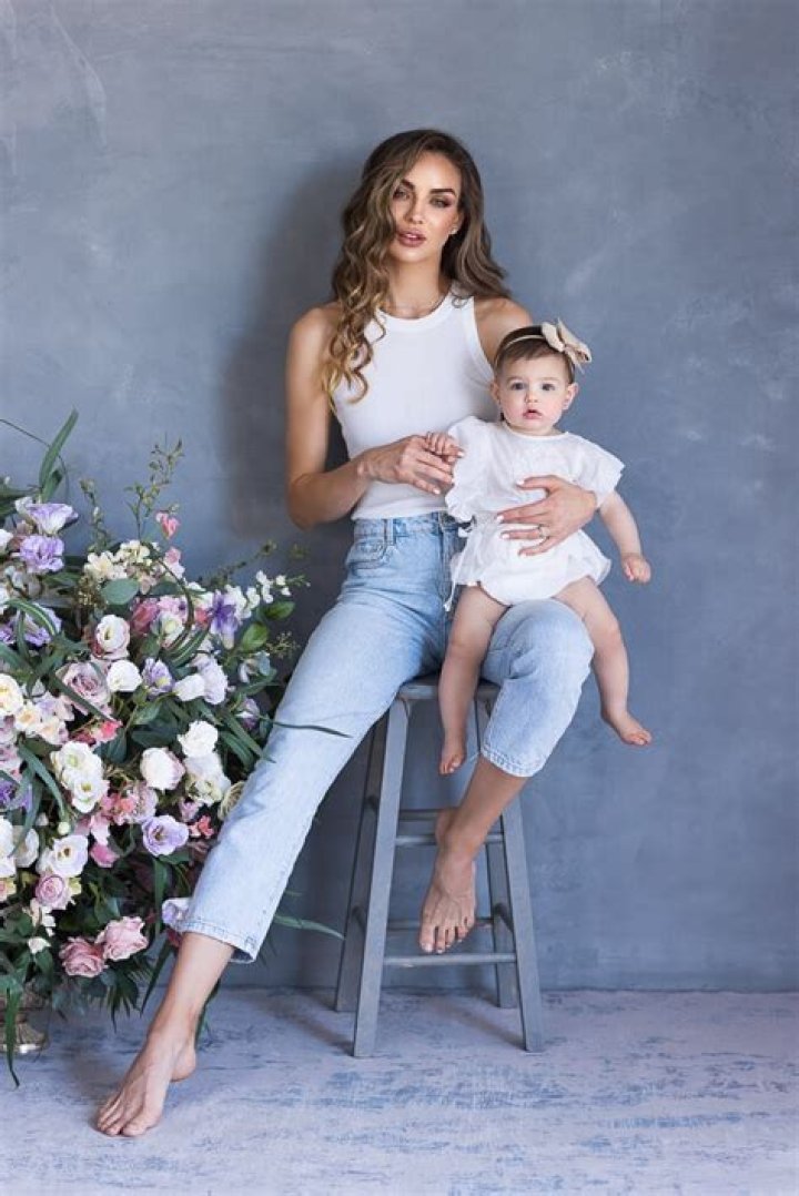 Explore the Unique World of VibesWithMommy: A Journey into Parenting and Lifestyle