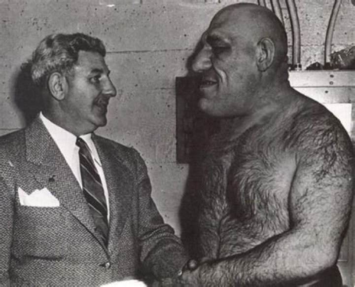 Exploring the Fascinating World of Maurice Shrek: The Iconic Ogre