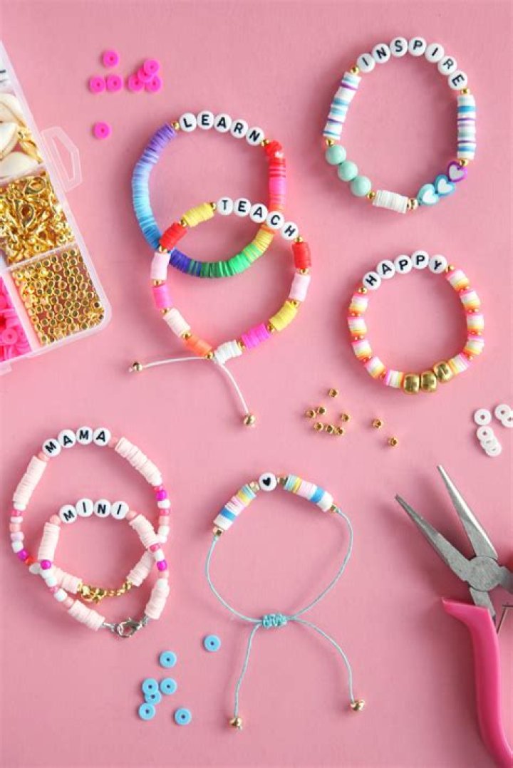 Exploring the Trend of Bond Bracelets: A Stylish Accessory with Meaning