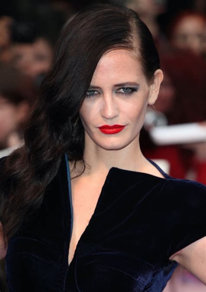 Eye-Catching Beauties: Actresses with Captivating Small Eyes