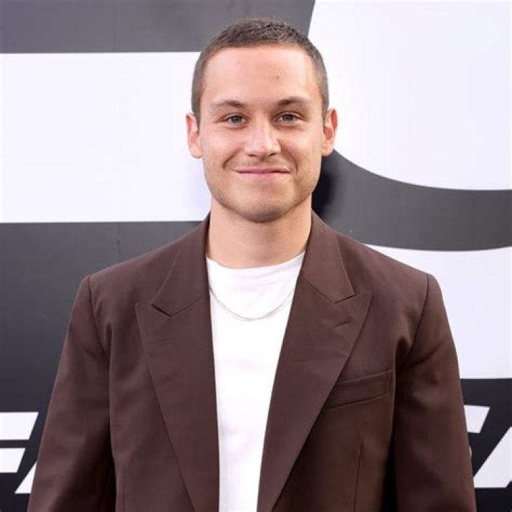 Finn Cole Wife: All You Need to Know About His Relationship