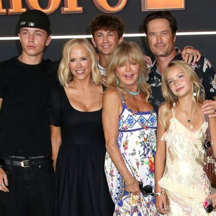 Goldie Hawn's Daughter: A Deep Dive into Kate Hudson's Life and Career