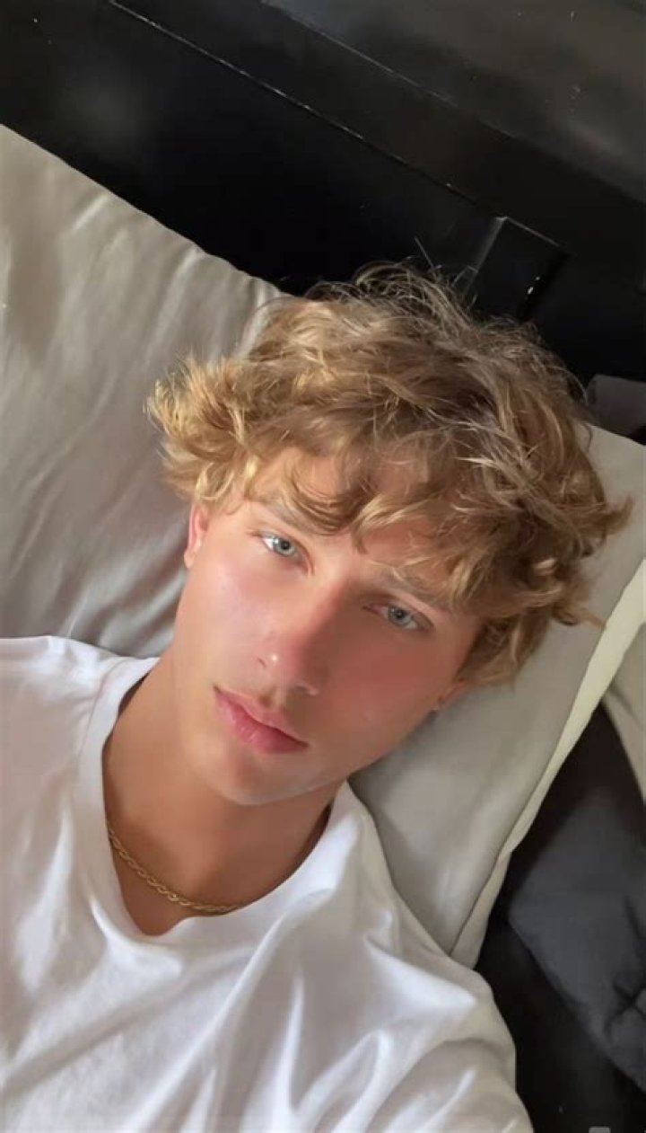 Guys with Curly Blonde Hair: Embracing Their Unique Style and Natural Beauty