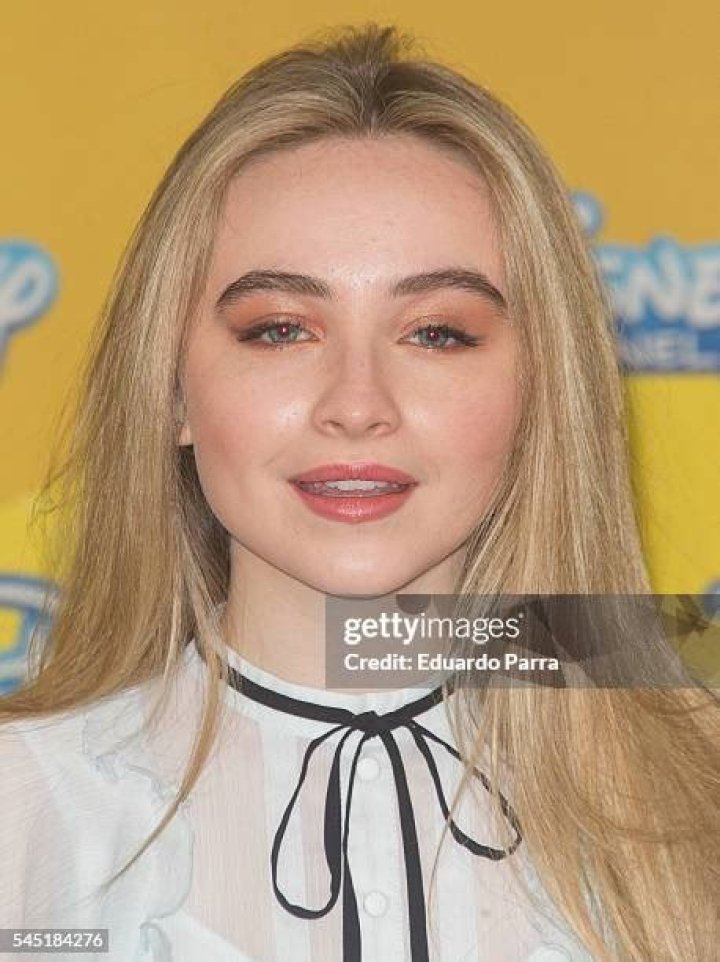 Height and Weight of the Talented Actress Sabrina Carpenter