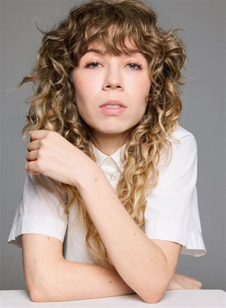 Jennette McCurdy Hawaii Paul: A Journey of Reflection and Discovery