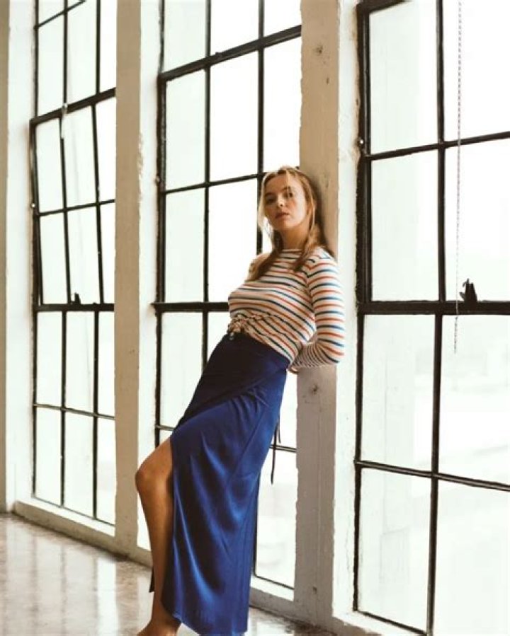 Jodie Comer Bikini: A Comprehensive Look at Style, Confidence, and Impact