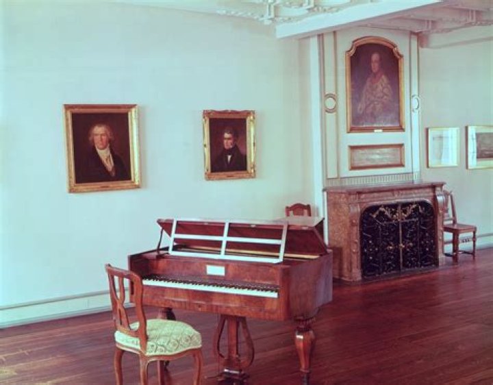 Joseph Schlamme: The Visionary Music Mogul Who Revolutionized the Entertainment Industry
