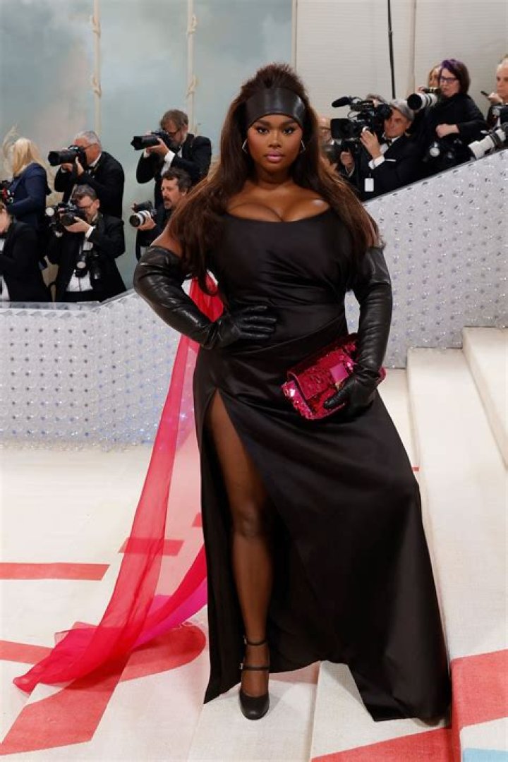 Lana Rhoa: The Rising Star Redefining Beauty Standards