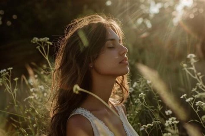 Lara Rose: Embracing Natural Beauty with No Makeup