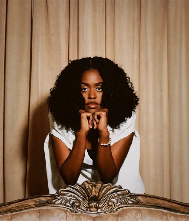 Monani Takarada: The Rising Star in the Music Industry