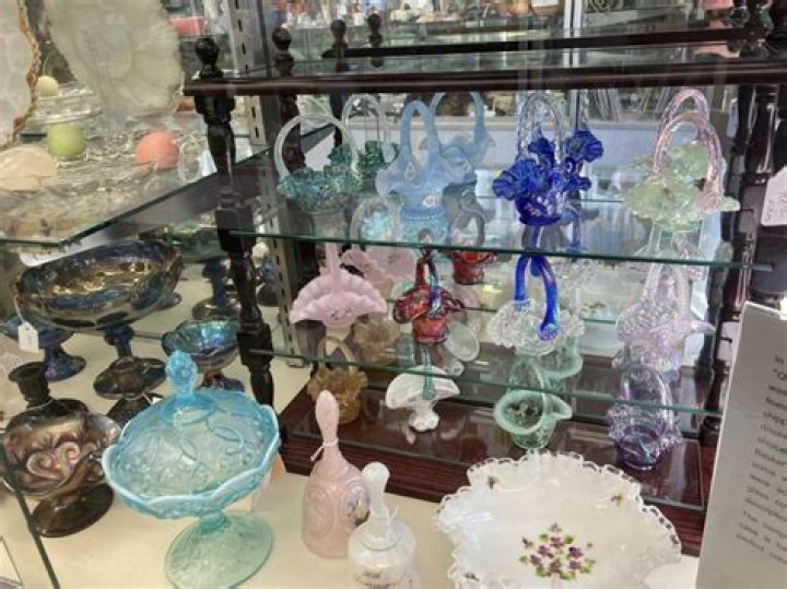 Pre-owned Butler Antiques & Collectibles