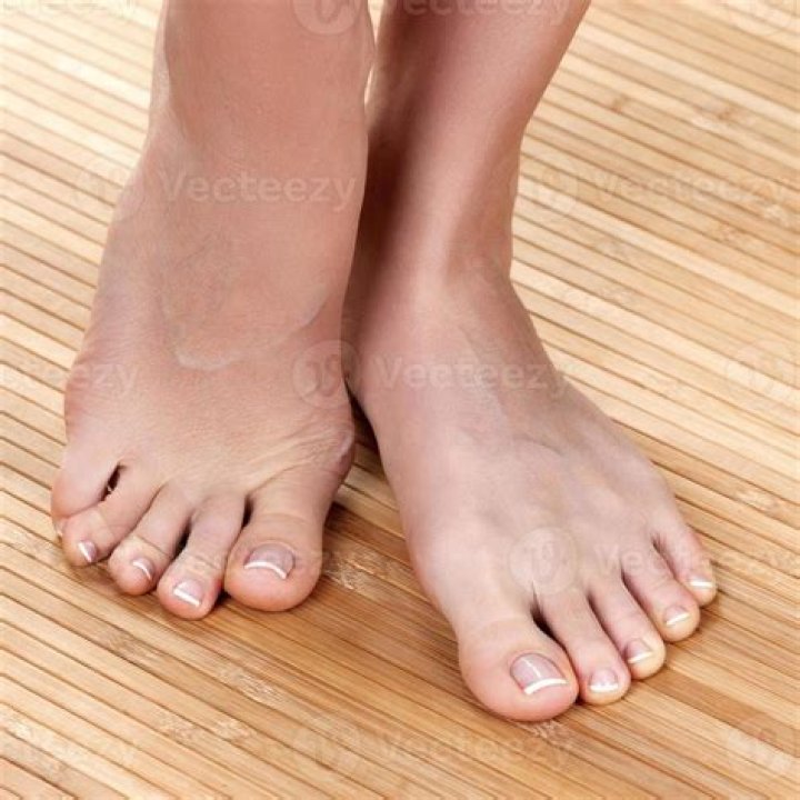 Pretty Feet: The Art and Care of Beautiful Feet