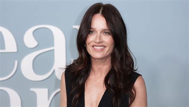 Robin Tunney Accident: The Untold Story You Need to Know