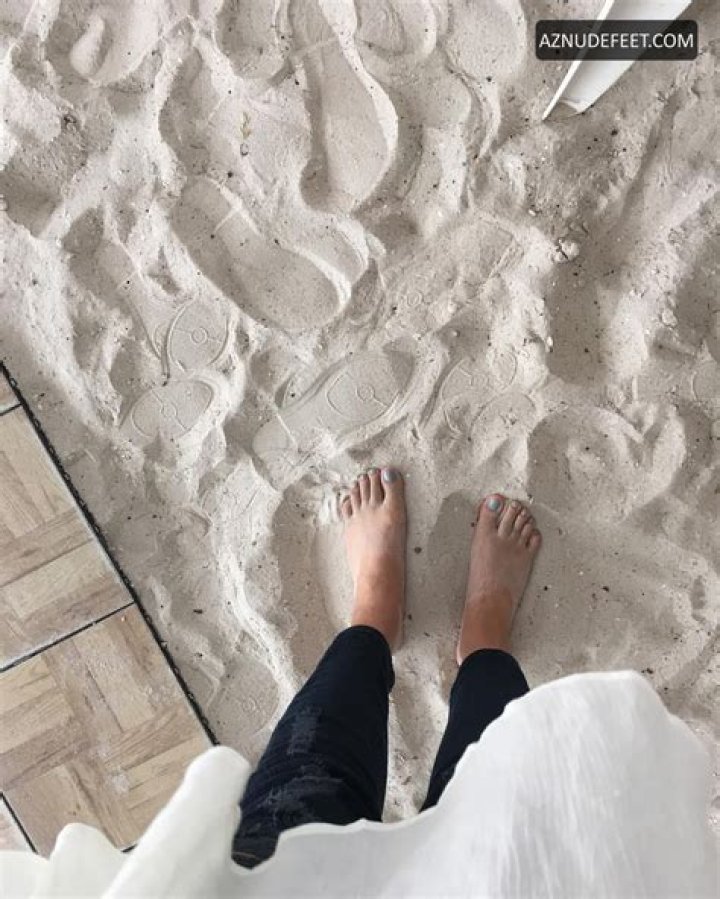 Roxana Castellanos Feet: A Comprehensive Exploration