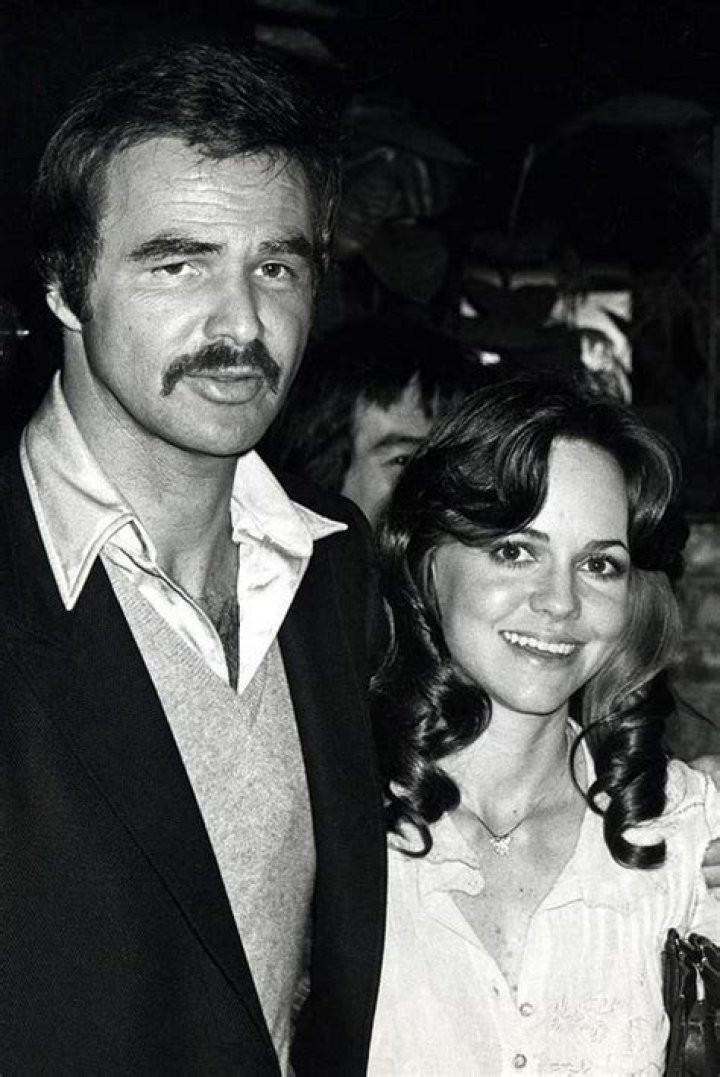 Sally Field & Burt Reynolds: Iconic Duo - Their Story!