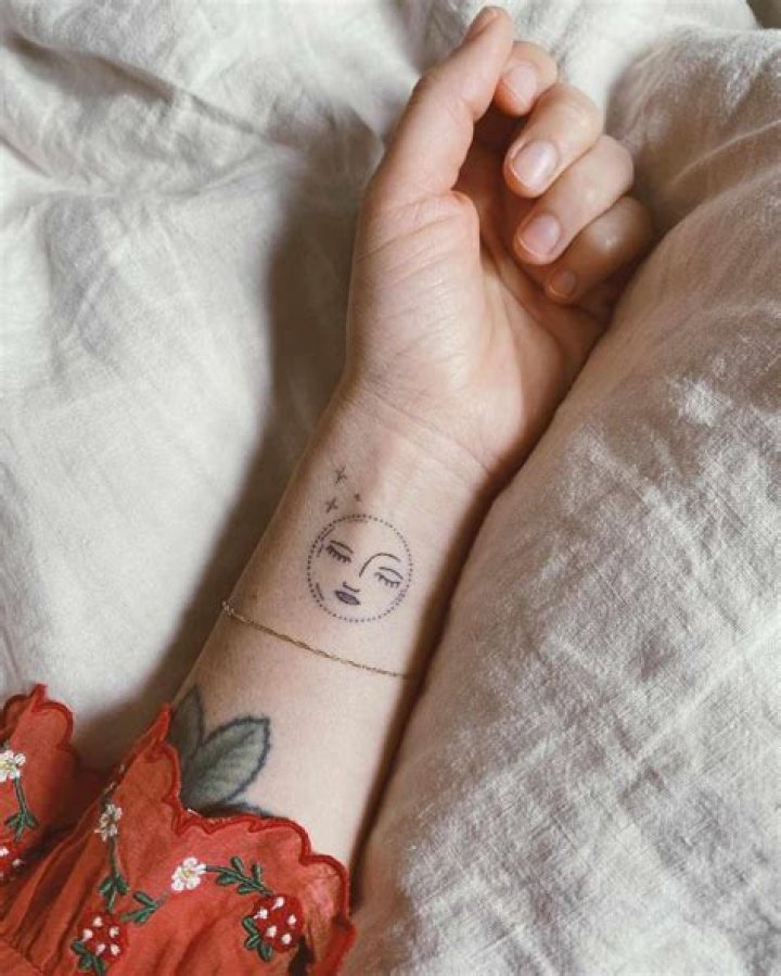 Simple Wrist Tattoo Ideas: Express Yourself with Minimalist Designs