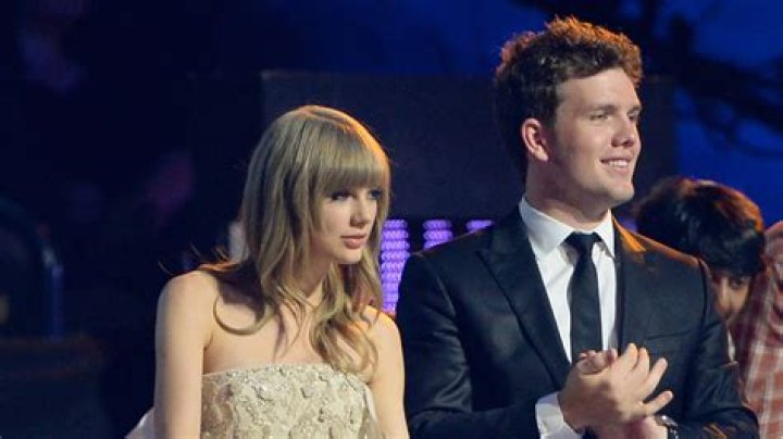 Taylor Swift's Brother: Austin Swift - Facts & Details