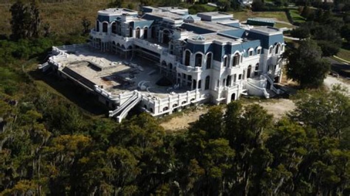 The Biggest Houses in the World: A Journey Through Extravagance