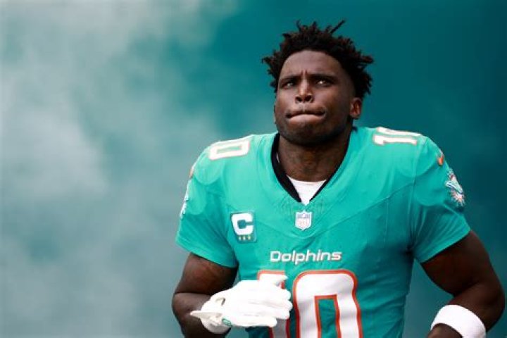 Tyreek Hill: Exploring the Height and Weight of a Football Phenomenon