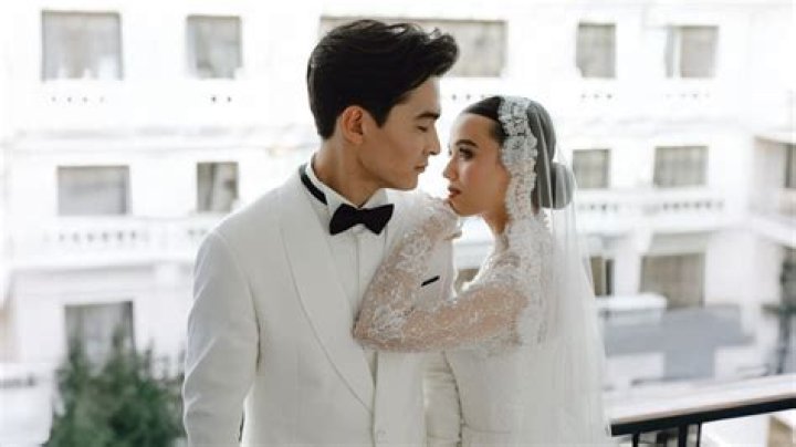 Understanding the Bridal Carry: The Tradition, Techniques, and Significance