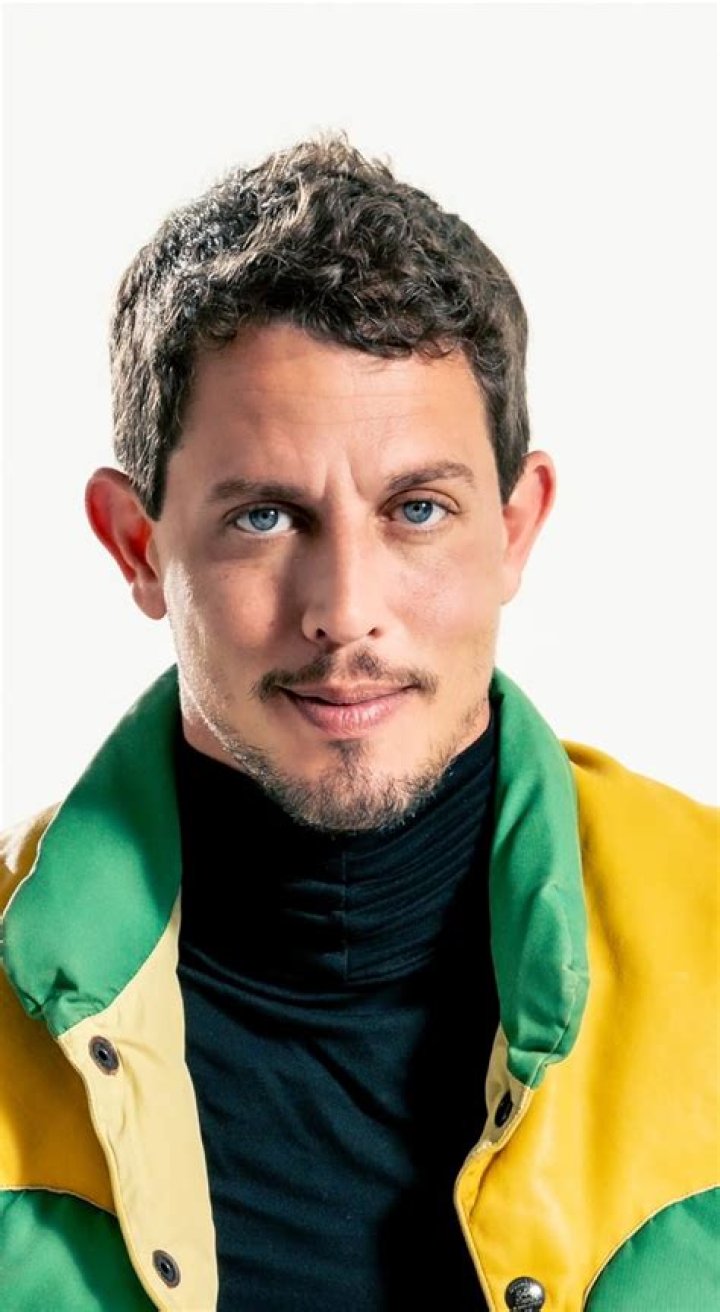 Unraveling the Height Mystery: How Tall is Tony Hinchcliffe?