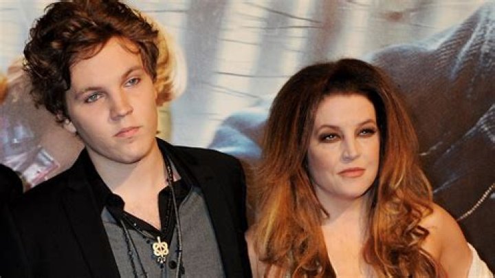 Unveiling the Height of Lisa Marie Presley: A Journey Through Her Life