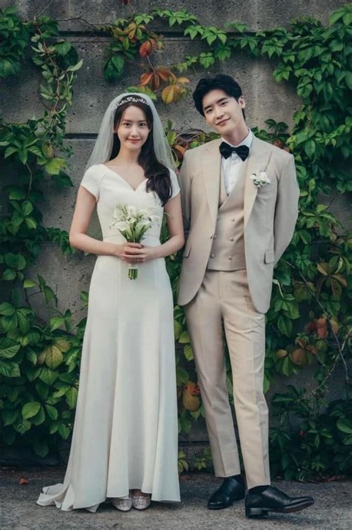 Unveiling the Life of Lee Jong Suk's Wife: An Insight into Their Relationship