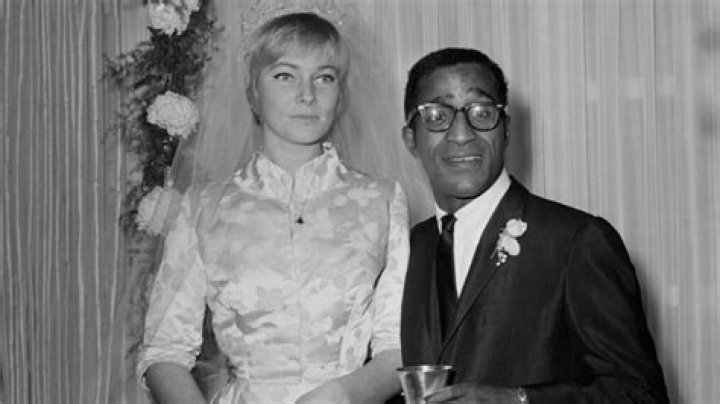 Unveiling the Life of Mark Davis' Wife: A Journey Through Love and Support