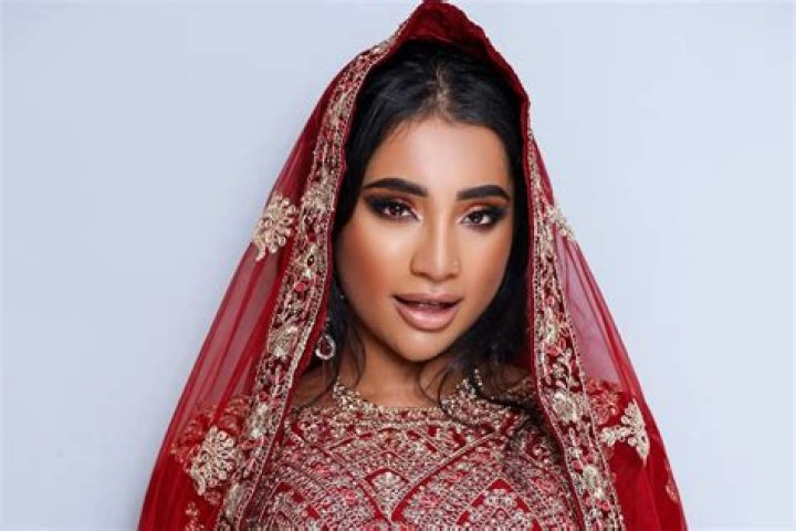 Yesmina Khan: The Rising Star Redefining Modern Music